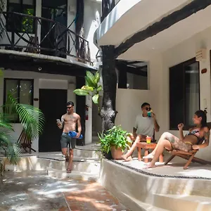 https://siesta-fiesta-hotel.quintano-roohotels.com