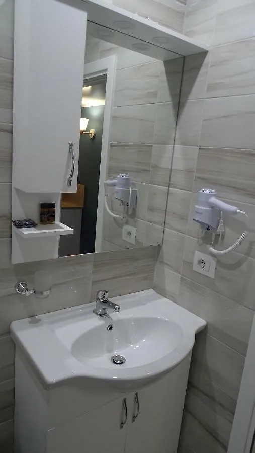 Bistrica Hotel Sarande 3*,